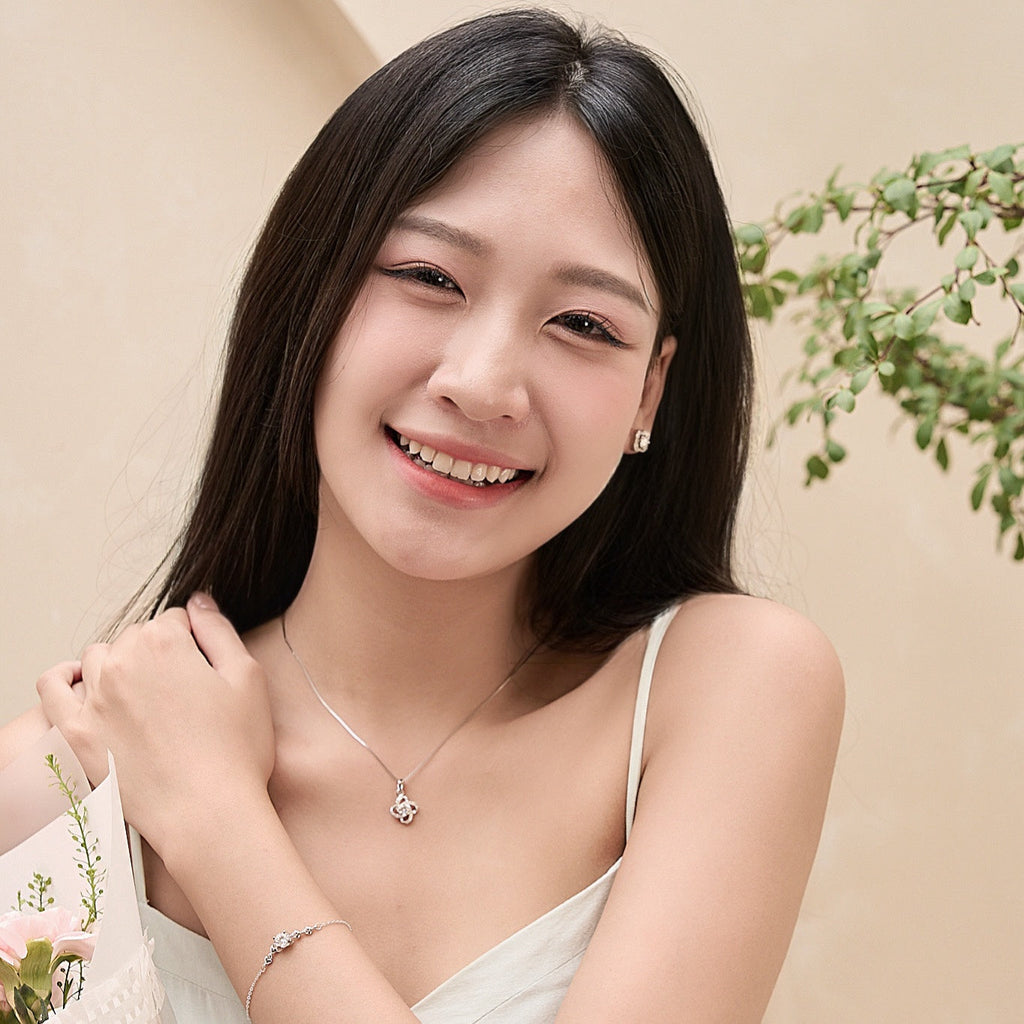 18K Moissanite Four Leaf Clover Necklace 5mm – 925 Sterling Silver