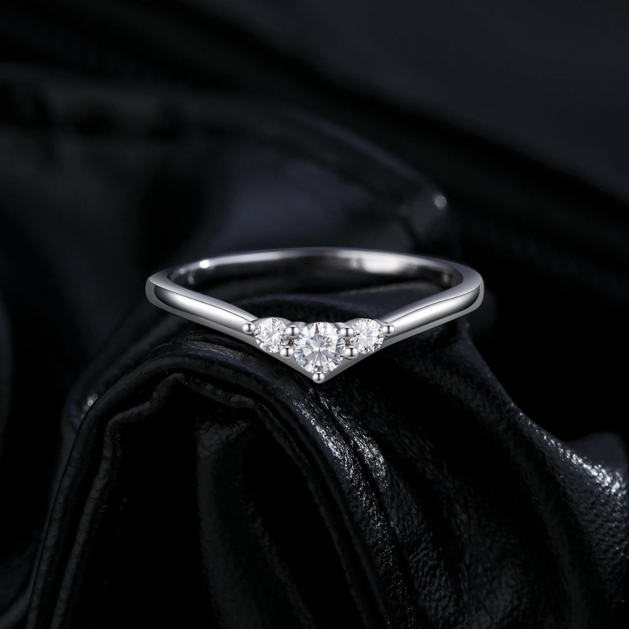 Simple Eternity Moissanite Ring – 925 Sterling Silver