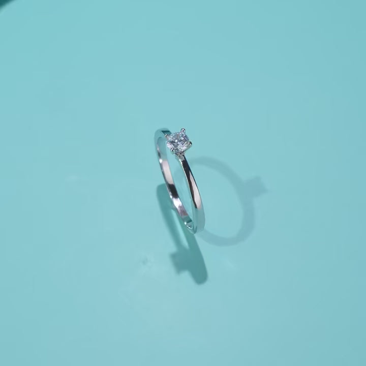 18k Heart Design CZ Band Ring – 925 Sterling Silver